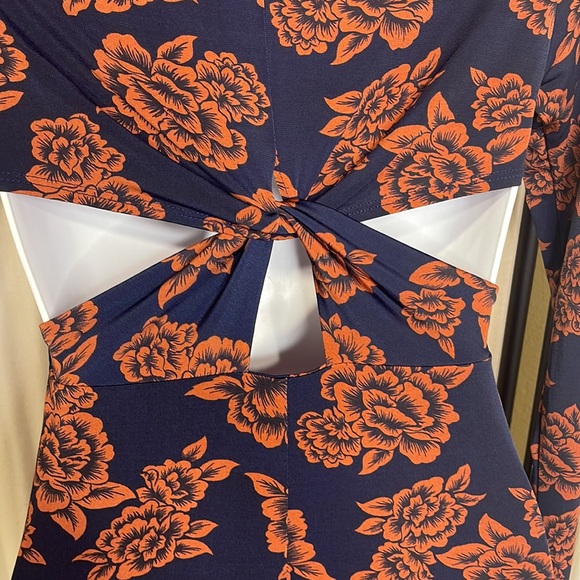 LIKE NEW! FOREVER 21 NAVY BLUE & DARK ORANGE FLORAL BODYCON DRESS SIZE SMALL - Picture 7 of 9
